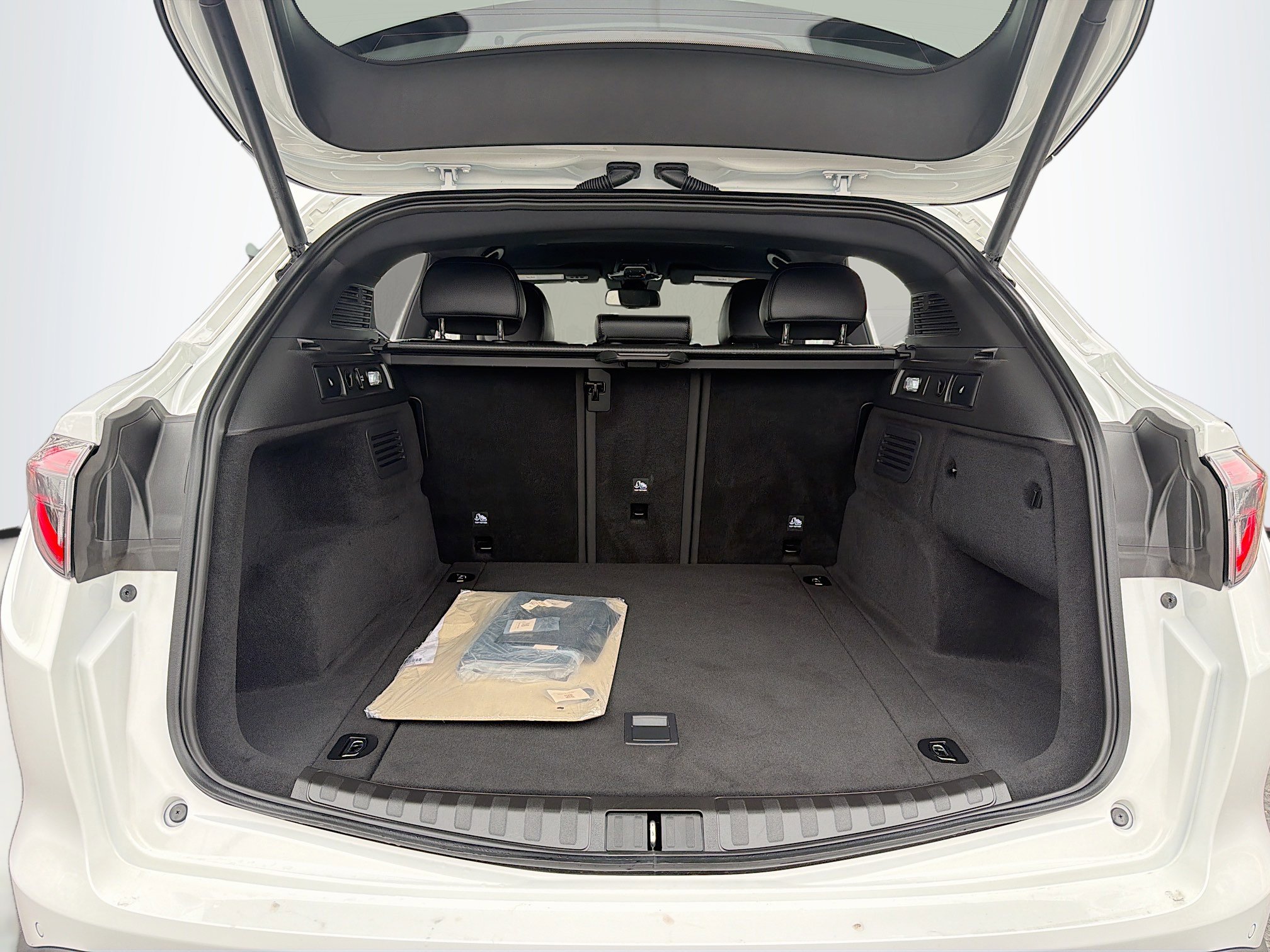 Used 2024 Alfa Romeo Stelvio Sprint image 7