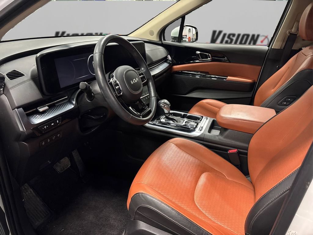 Used 2024 Kia Carnival SX Prestige image 9