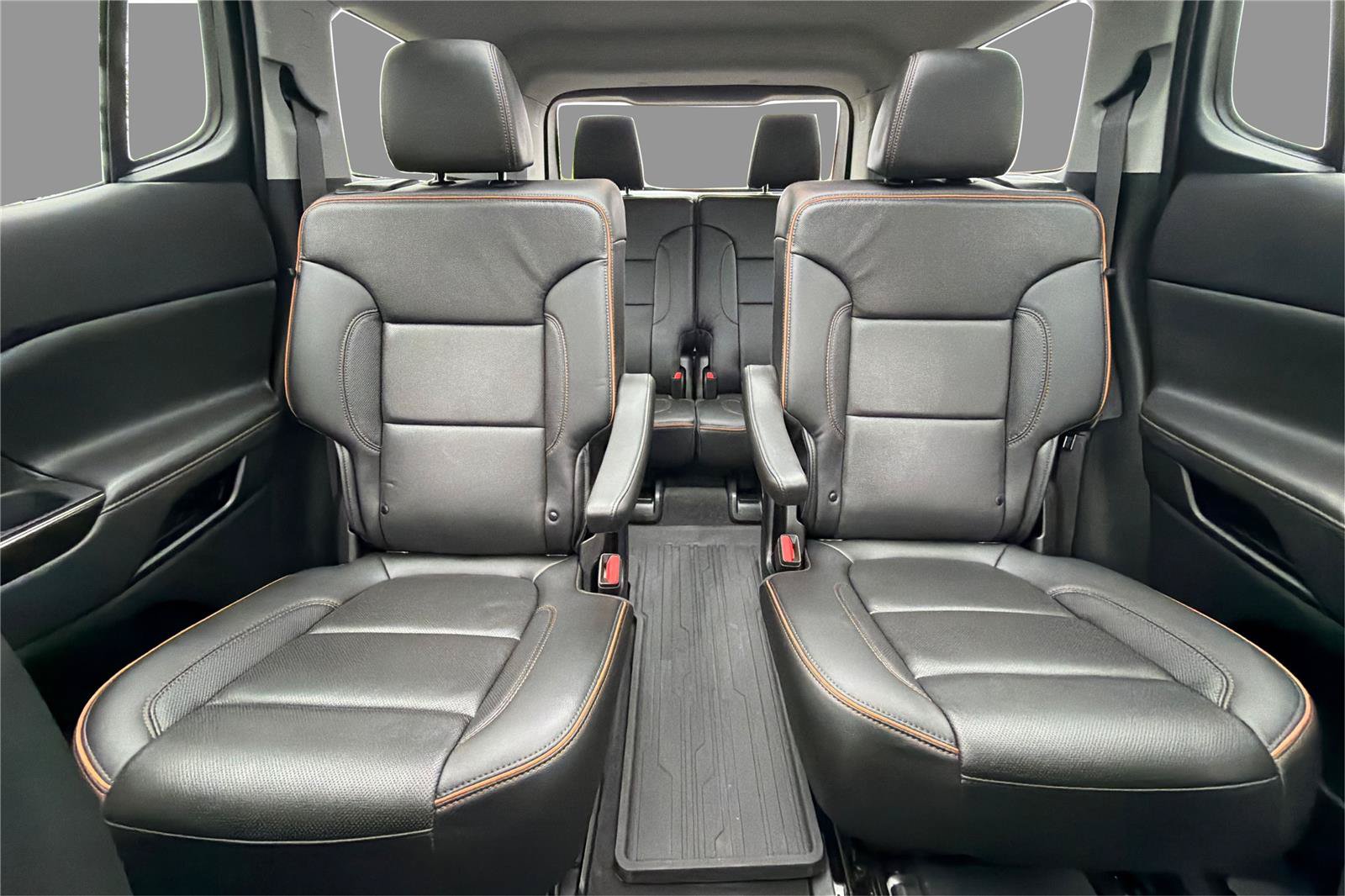 Used 2023 GMC Acadia AT4 w/ Technology Package AWD/4WD image 14