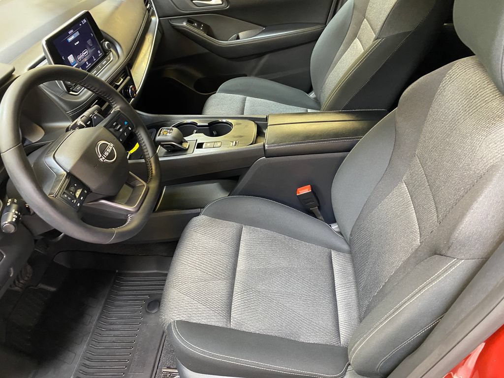 Used 2026 Nissan Rogue SV FWD image 18