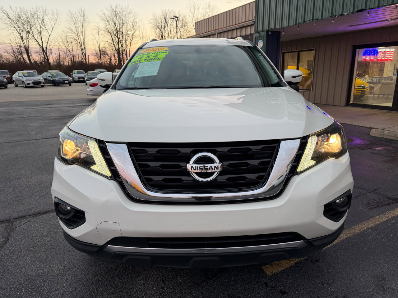 Used 2020 Nissan Pathfinder SV w/ Cargo Package image 8