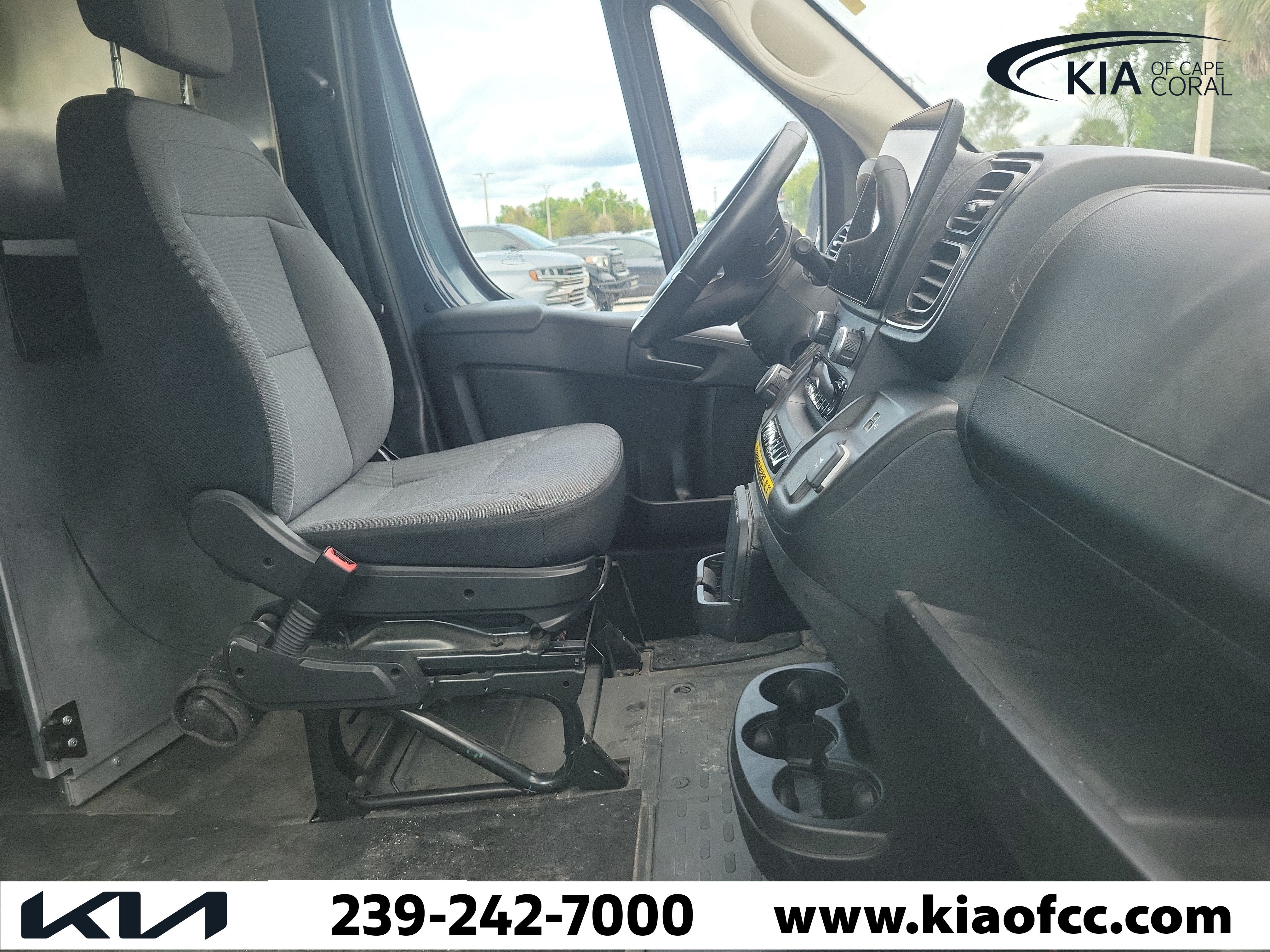 Used 2024 RAM ProMaster 3500 FWD image 10