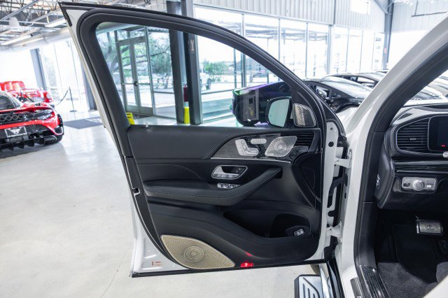 Used 2023 Mercedes-Benz Maybach GLS 600 4MATIC image 26