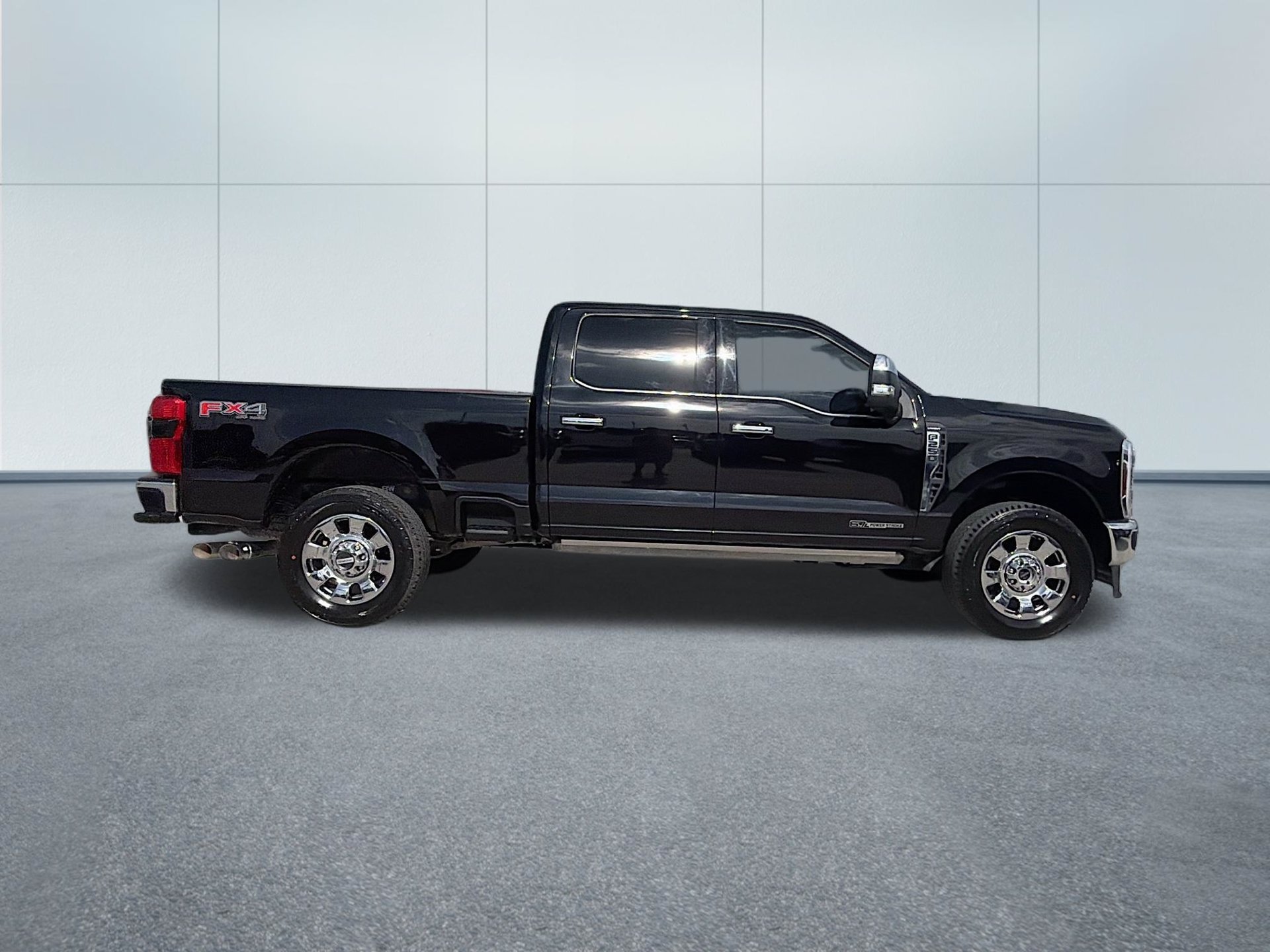 Certified 2024 Ford F250 Lariat w/ Lariat Ultimate Package AWD/4WD image 4