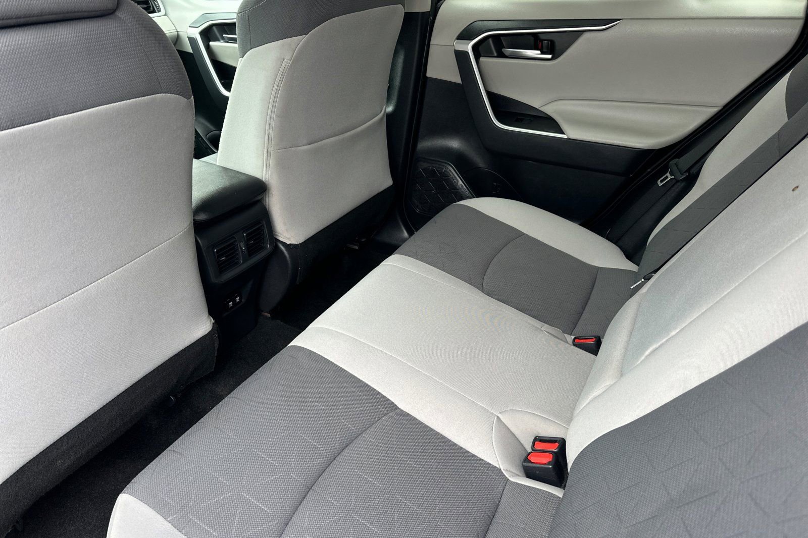 Certified 2019 Toyota RAV4 XLE w/ Carpet Mat Package image 12
