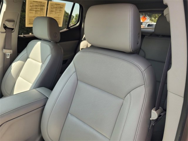 Used 2023 GMC Acadia SLT image 12