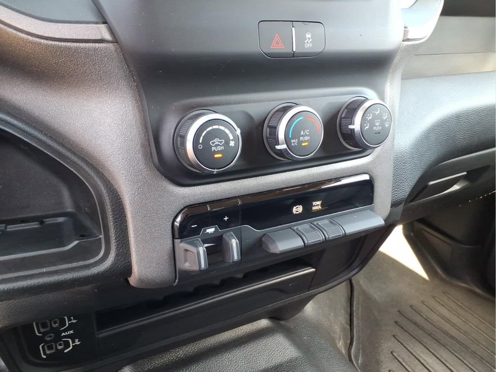 Used 2020 RAM 2500 Tradesman w/ Chrome Appearance Group image 22