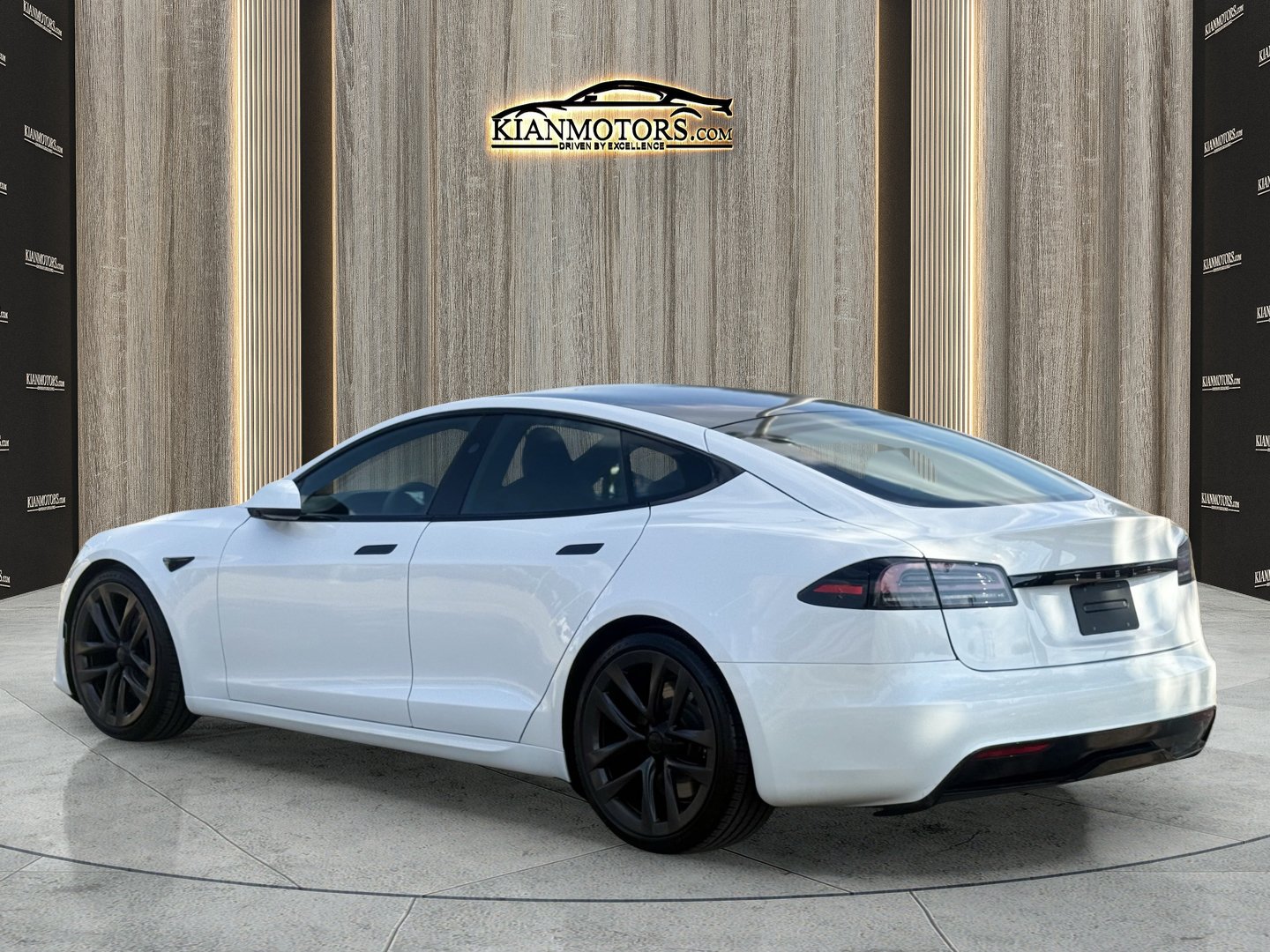 Used 2024 Tesla Model S AWD/4WD image 5