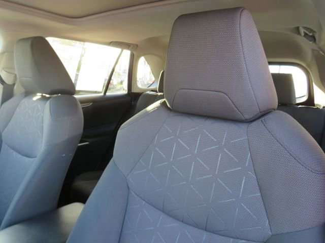 Used 2019 Toyota RAV4 XLE w/ Convenience Package image 16