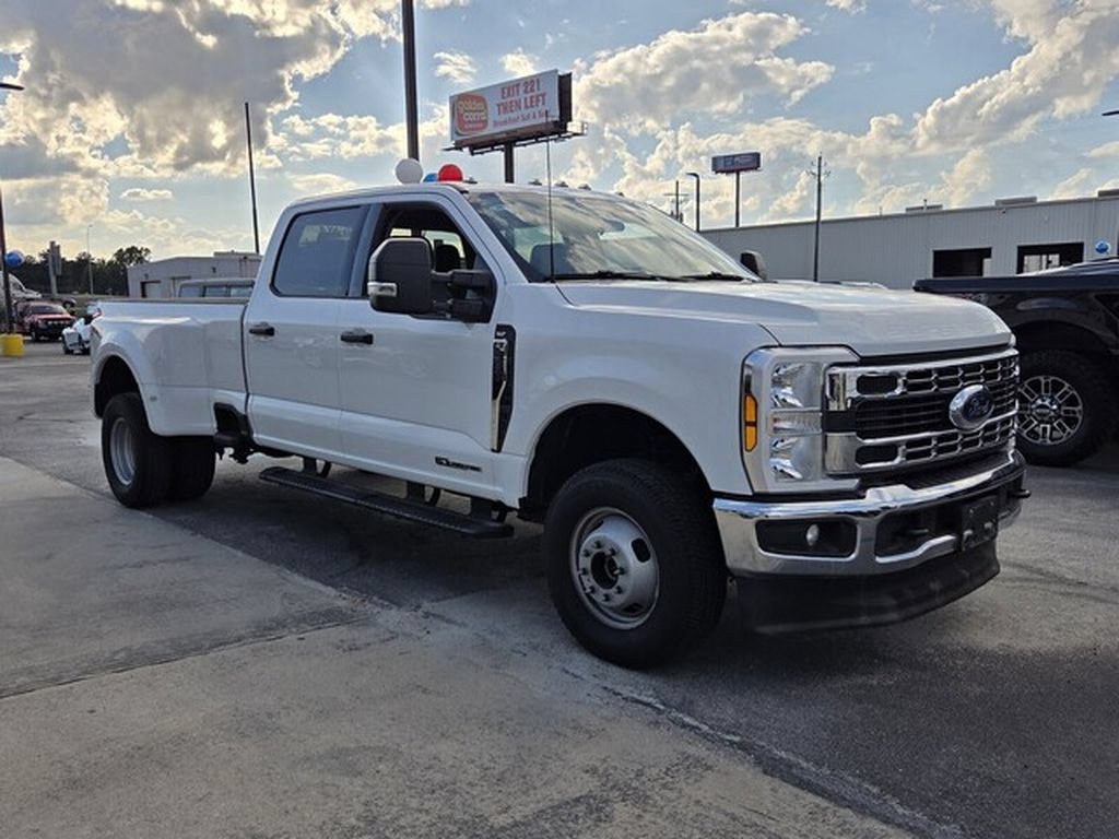 Used 2025 Ford F350 XLT w/ FX4 Off-Road Package AWD/4WD image 3