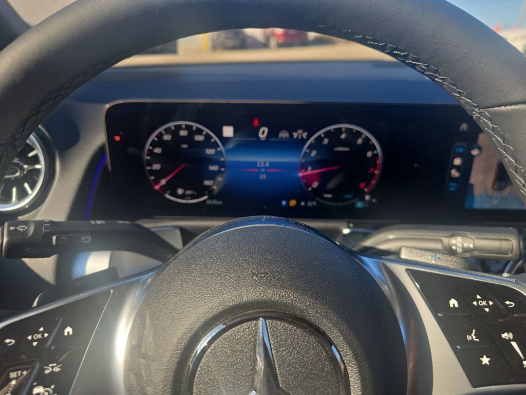 New 2026 Mercedes-Benz GLB 250 4MATIC image 15