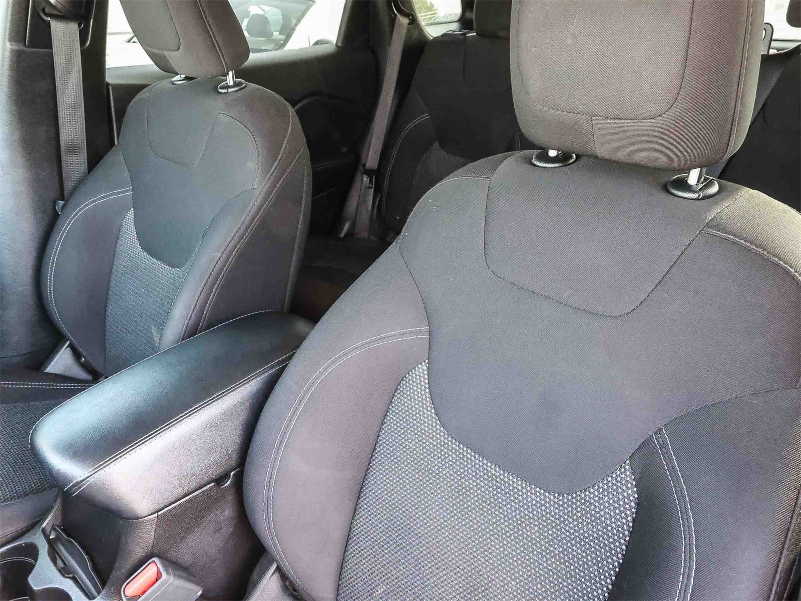 Used 2019 Jeep Cherokee Latitude w/ Popular Appearance Group image 28