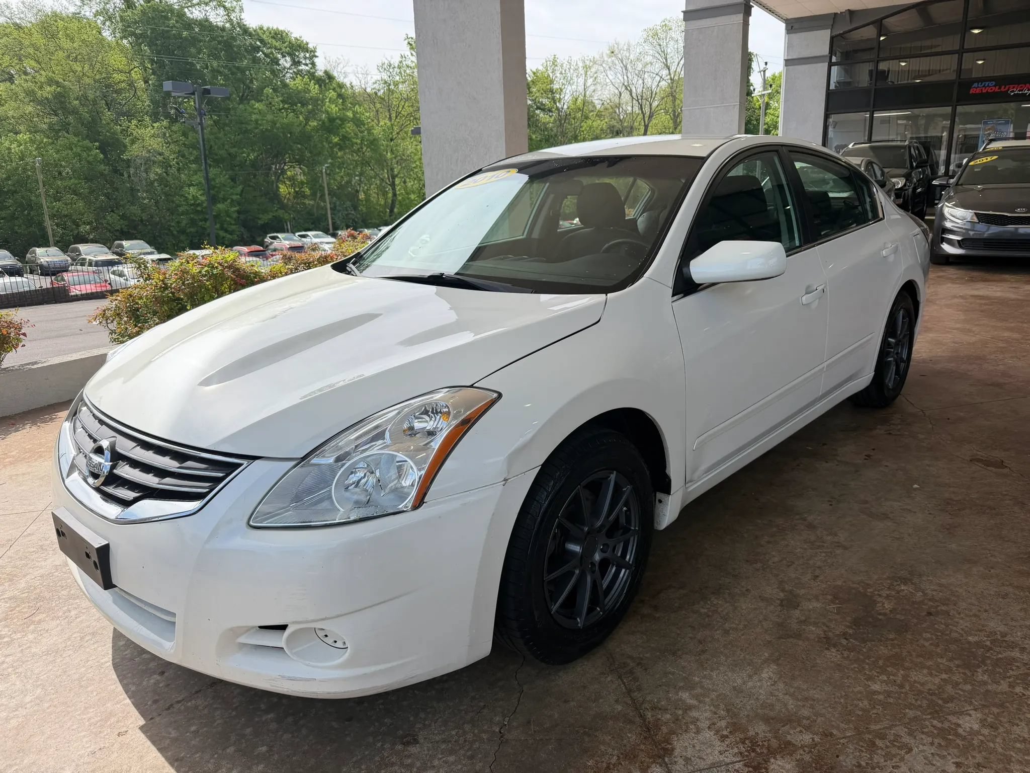 Used 2010 Nissan Altima 2.5 S FWD image 3