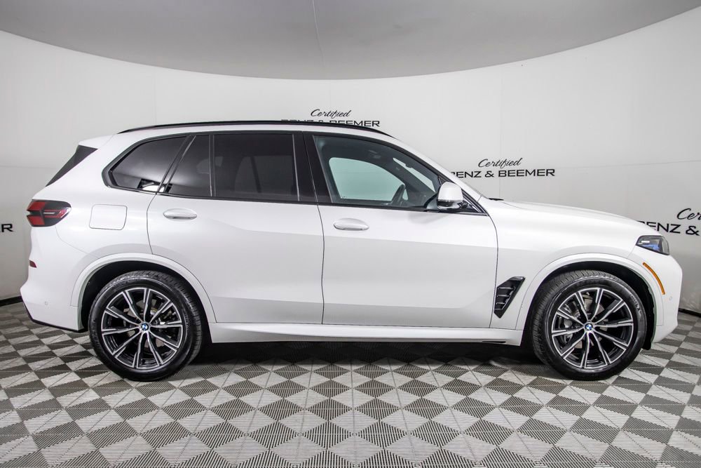 Used 2026 BMW X5 xDrive40i w/ M Sport Package image 4
