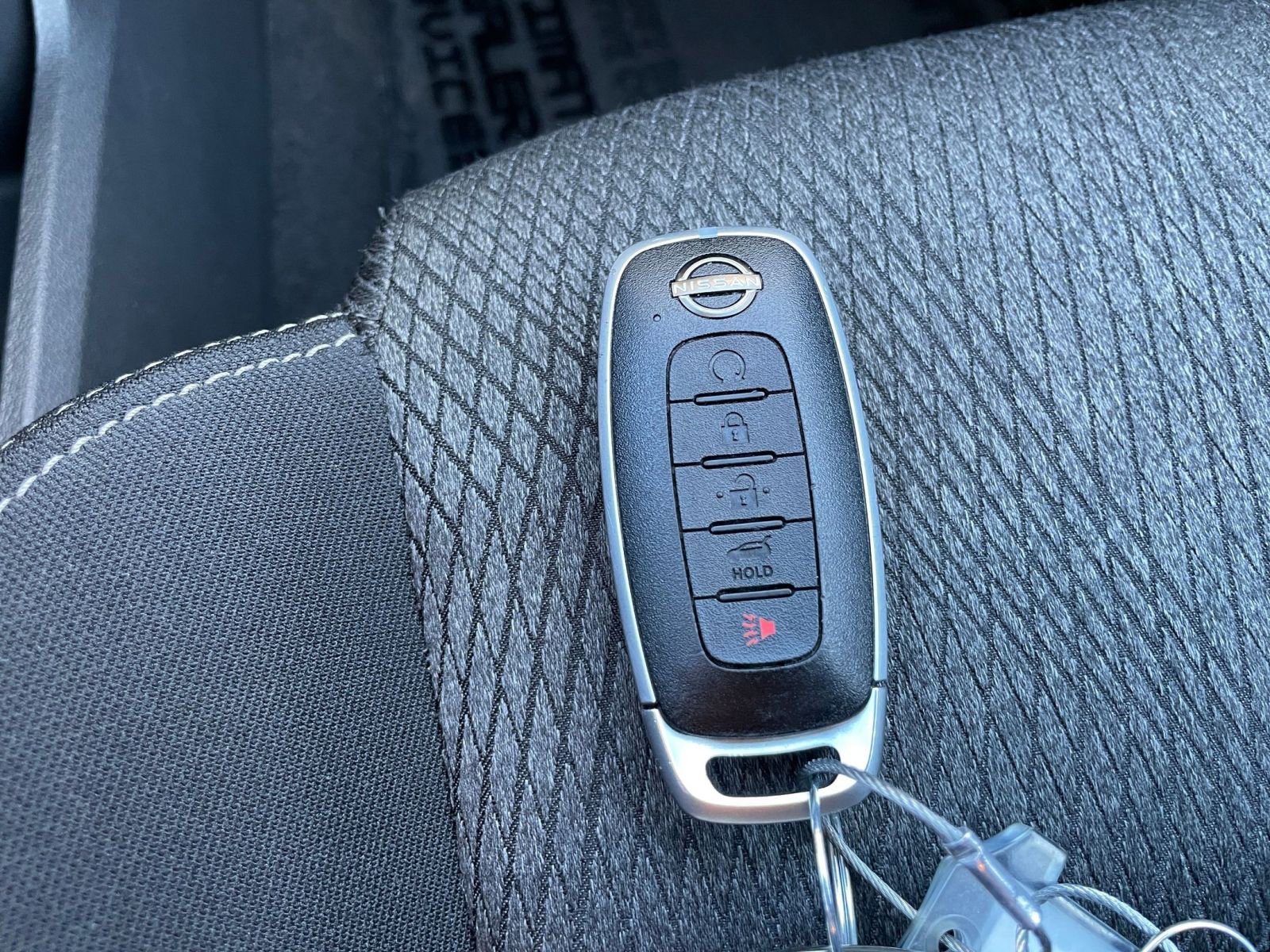 Used 2025 Nissan Rogue SV image 22