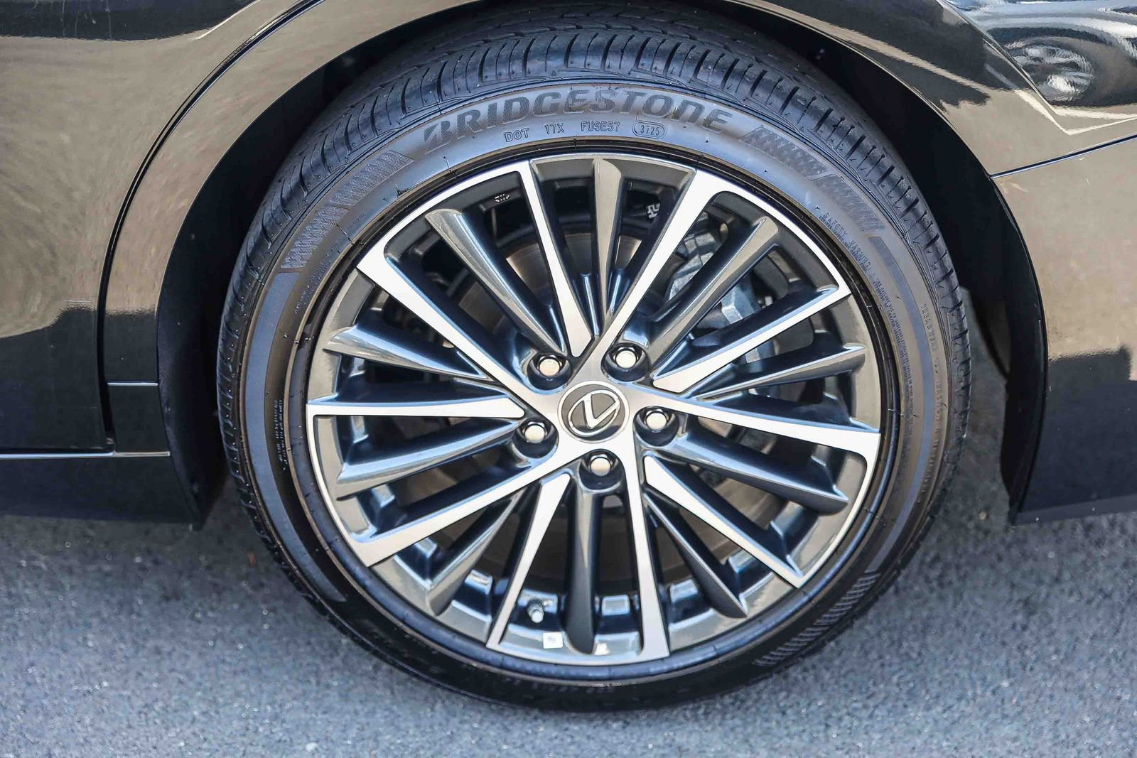 Used 2025 Lexus ES 350 w/ Premium Package FWD image 8