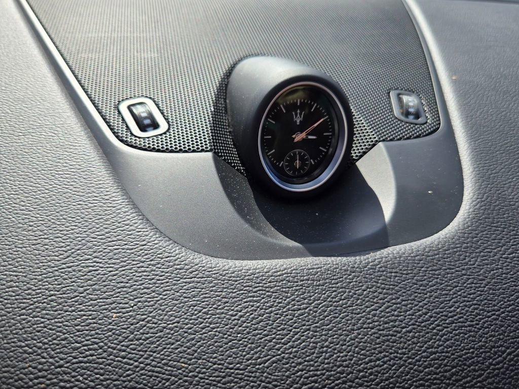 Used 2023 Maserati Levante GT image 25