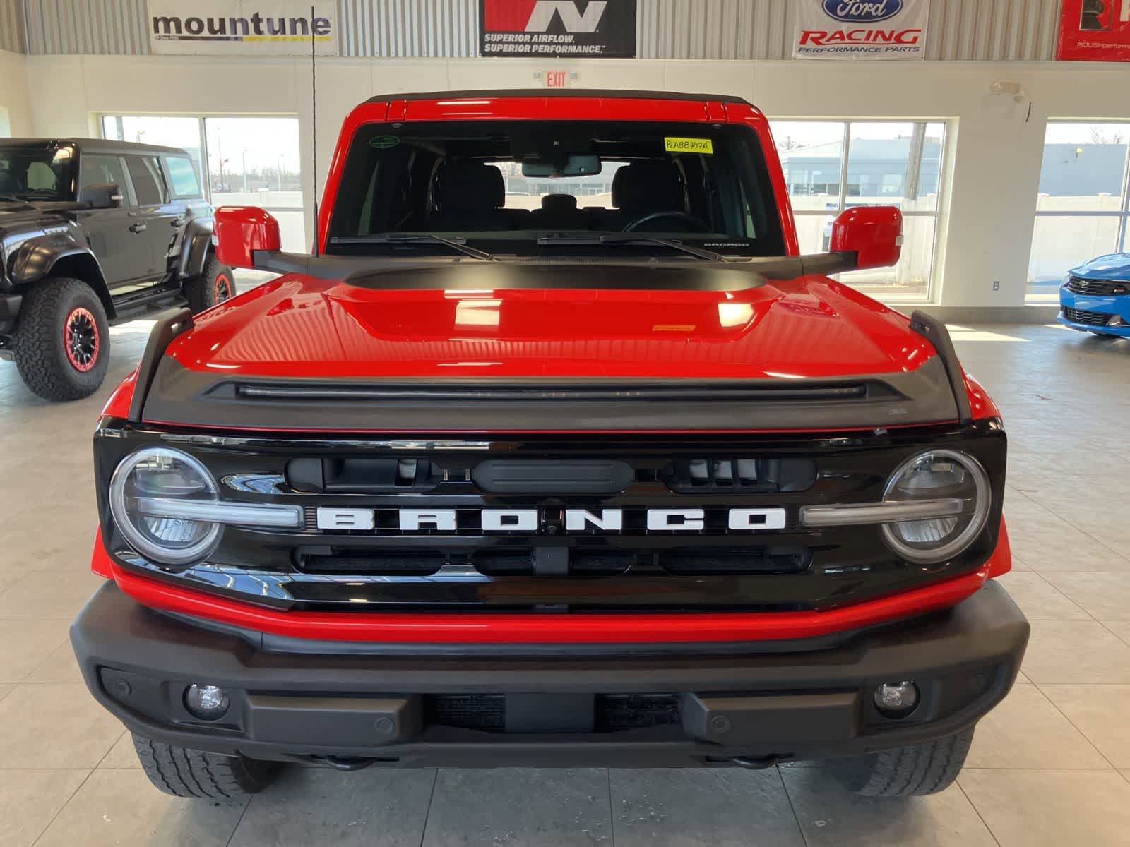Used 2023 Ford Bronco Outer Banks image 2