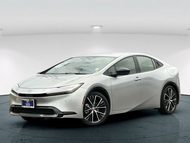 Used 2024 Toyota Prius XLE image 2