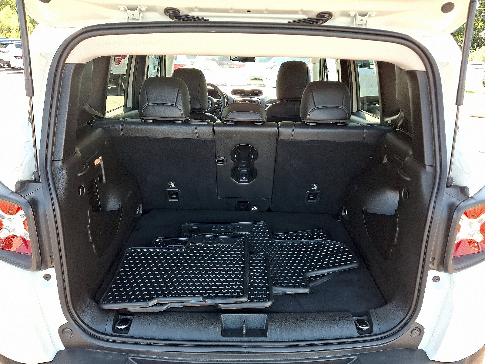 Certified 2022 Jeep Renegade Limited AWD/4WD image 28