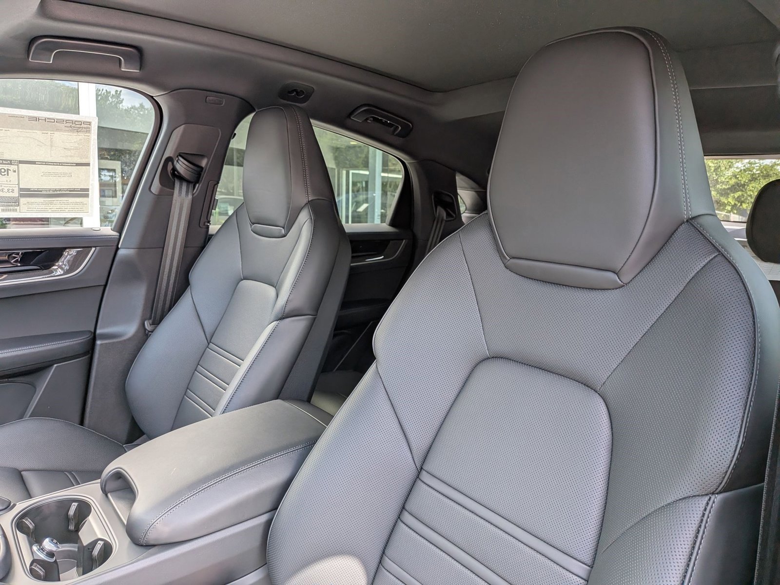 New 2026 Porsche Cayenne Coupe AWD/4WD image 5