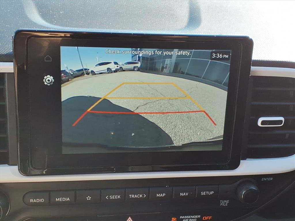 Used 2025 Hyundai Venue Limited image 13