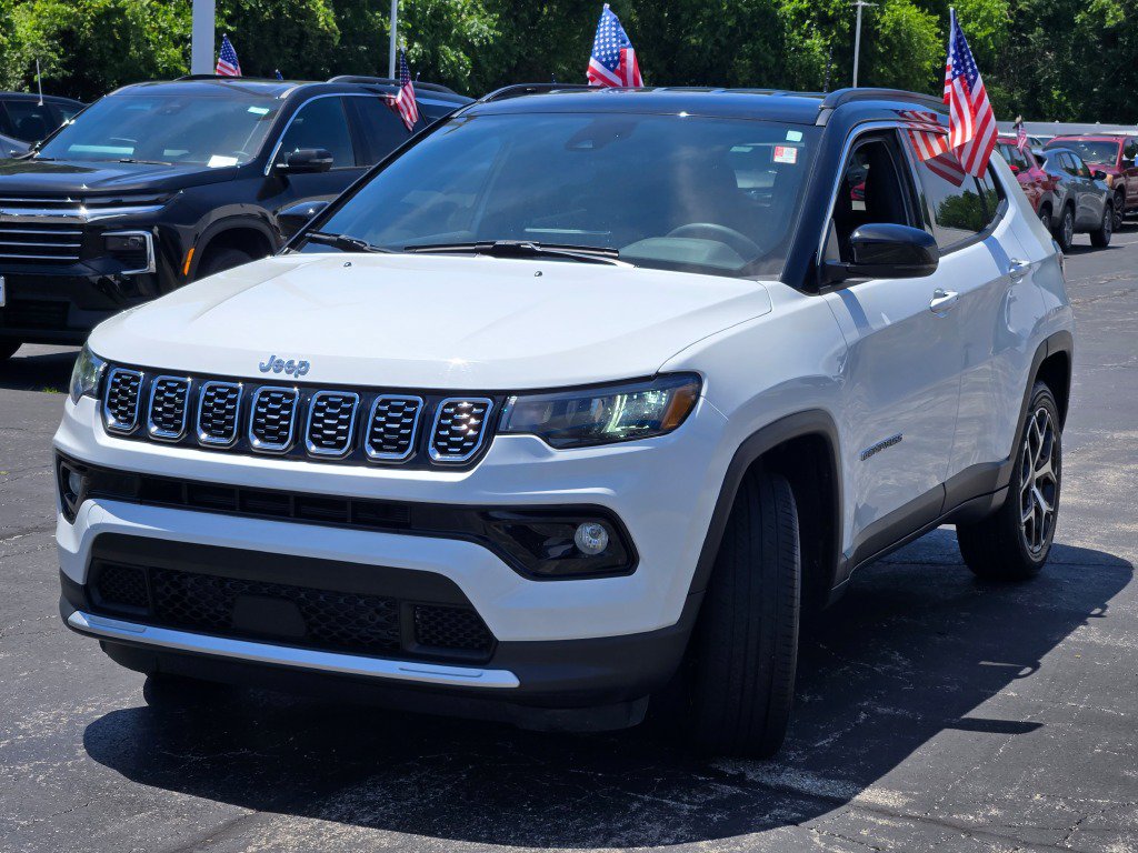 Used 2025 Jeep Compass Limited AWD/4WD image 5