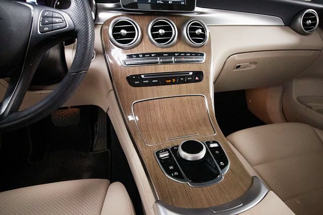 Used 2019 Mercedes-Benz GLC 300 4MATIC image 8