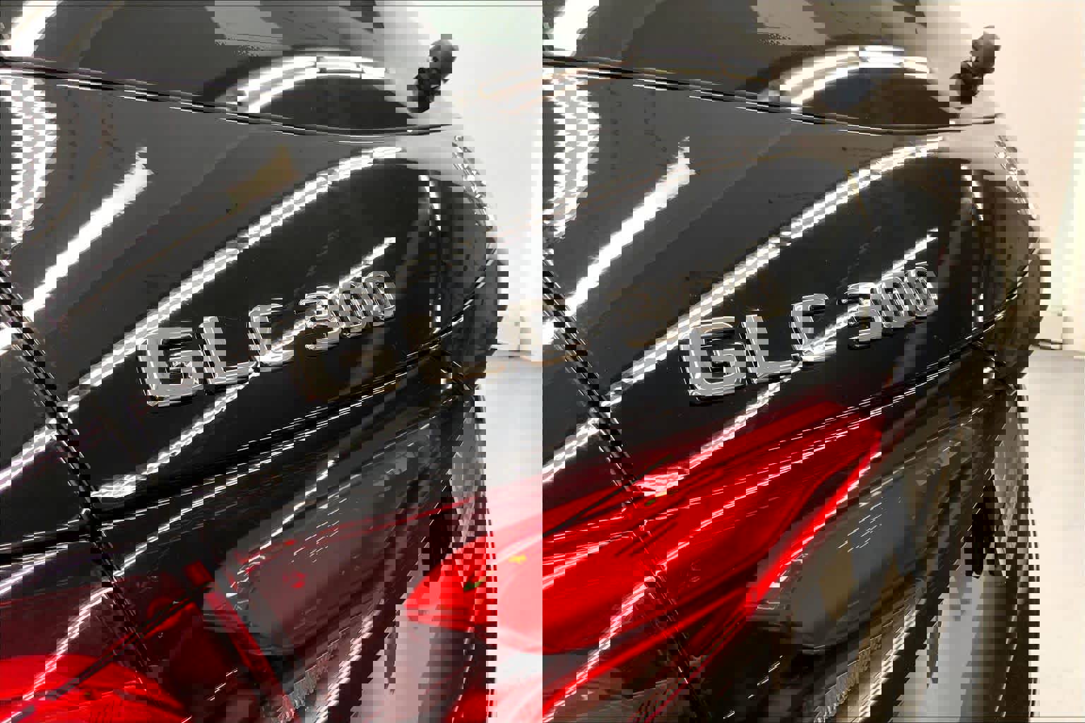 Used 2025 Mercedes-Benz GLC 300 image 14