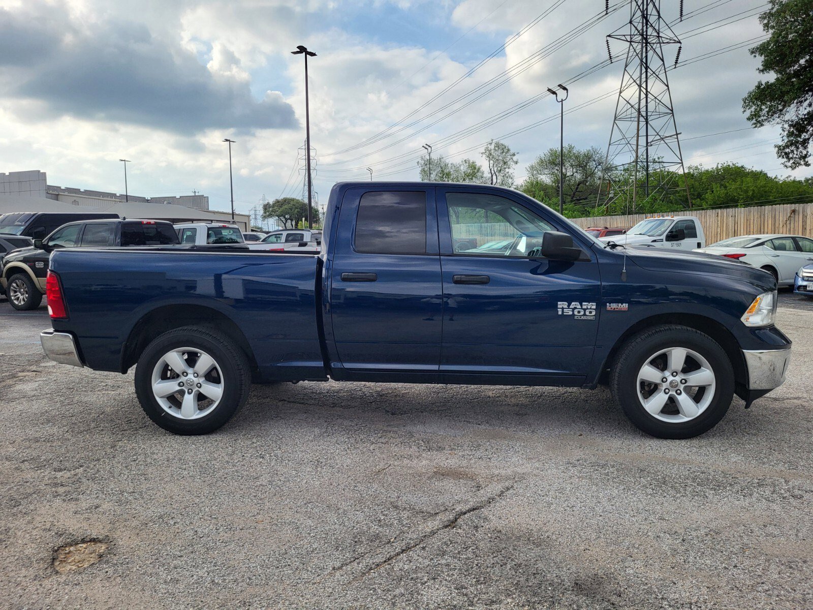 Used 2022 RAM 1500 Tradesman w/ Tradesman SXT Package RWD image 2