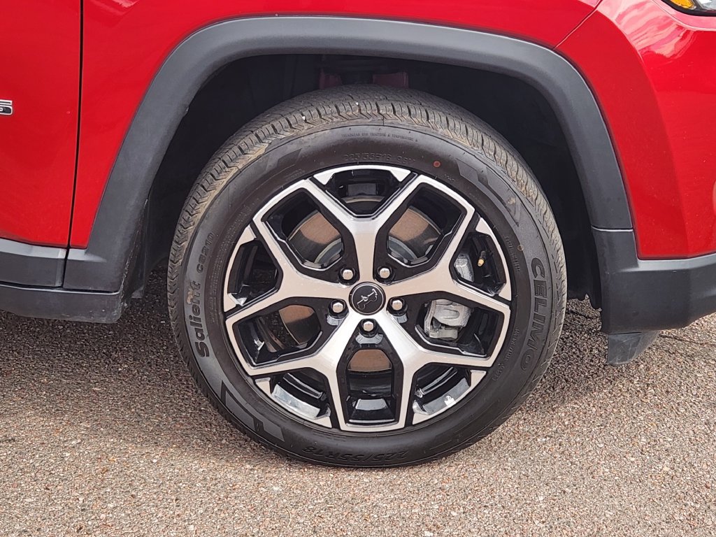 Used 2025 Jeep Compass Limited AWD/4WD image 30