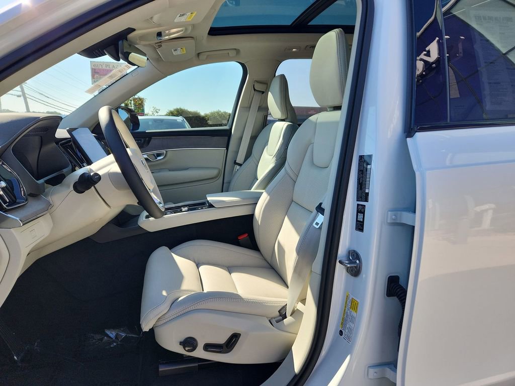 New 2026 Volvo XC90 B6 Ultra w/ Protection Package Premier image 14