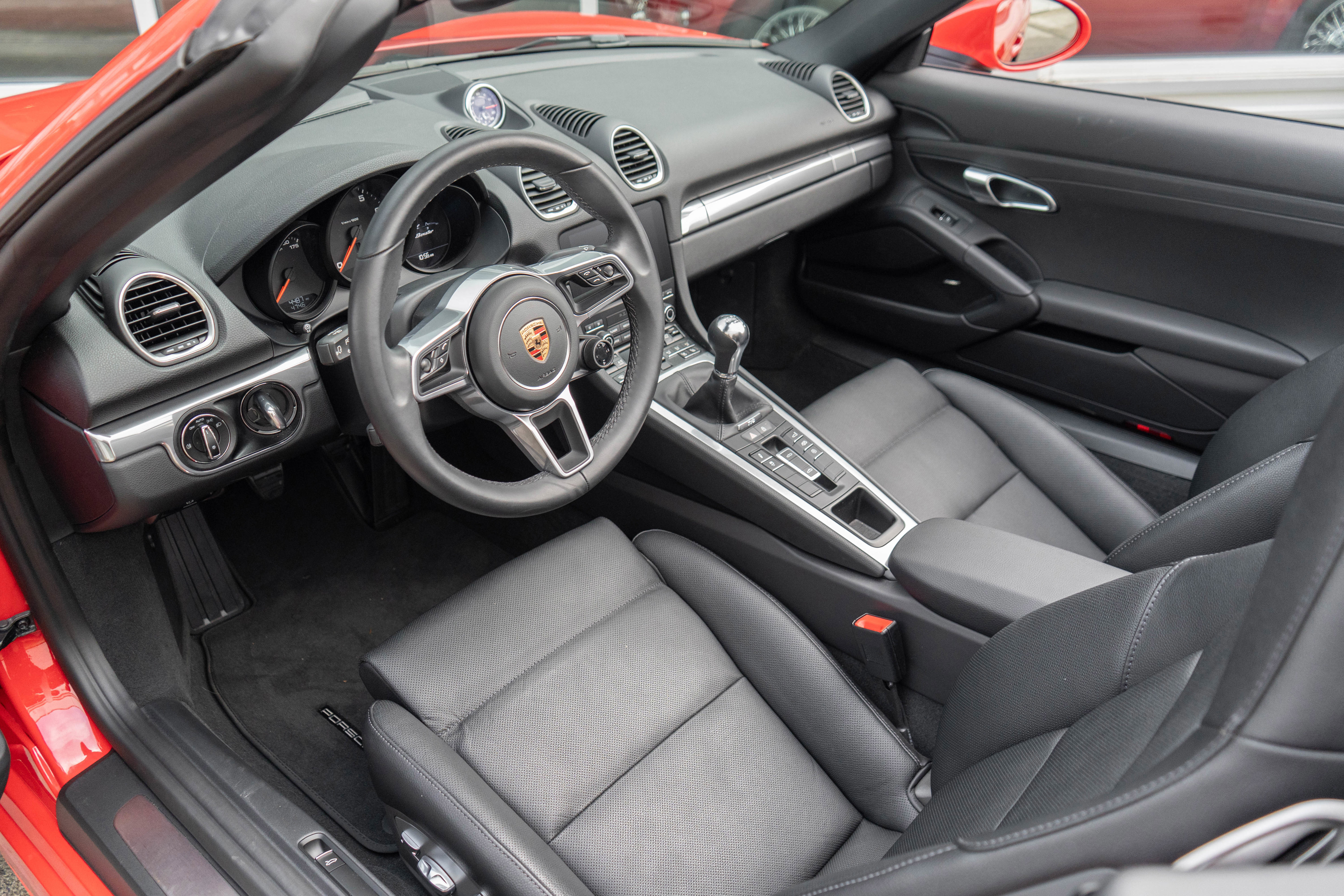 Used 2024 Porsche 718 Boxster image 11