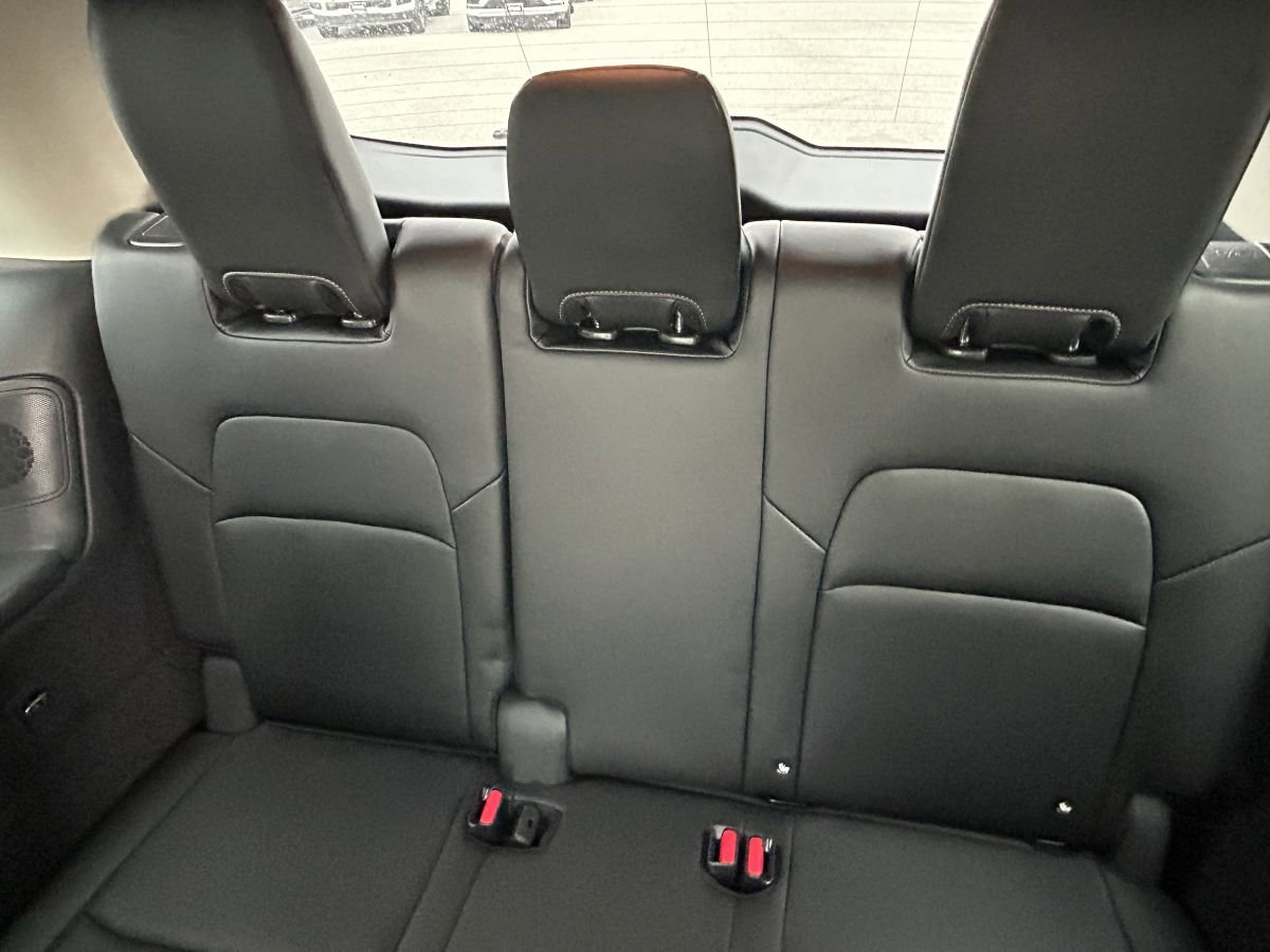 Used 2022 Nissan Pathfinder SL w/ SL Premium Package image 11