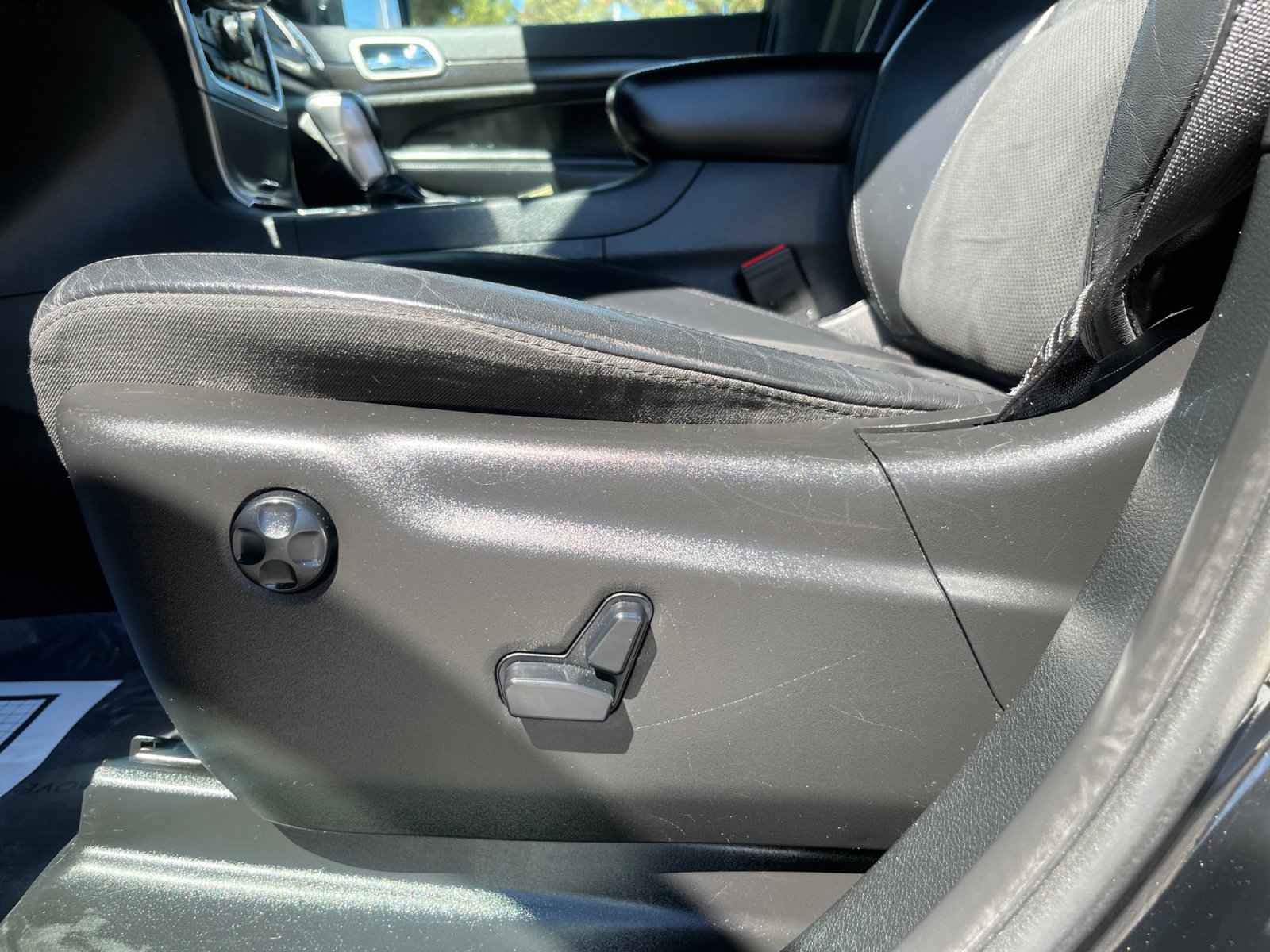 Used 2018 Jeep Grand Cherokee Altitude image 14
