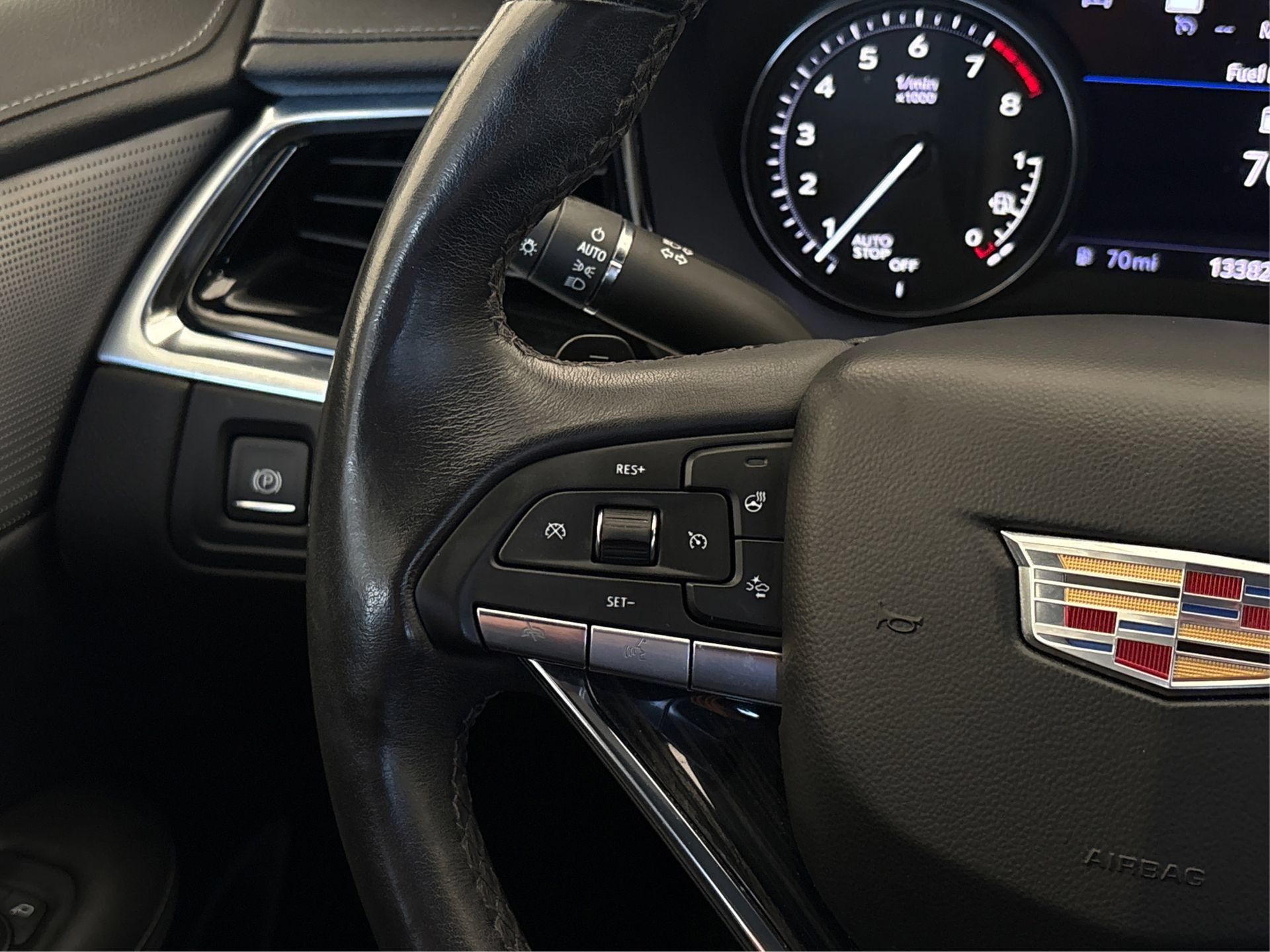 Used 2023 Cadillac XT6 Premium Luxury w/ Technology Package AWD/4WD image 27