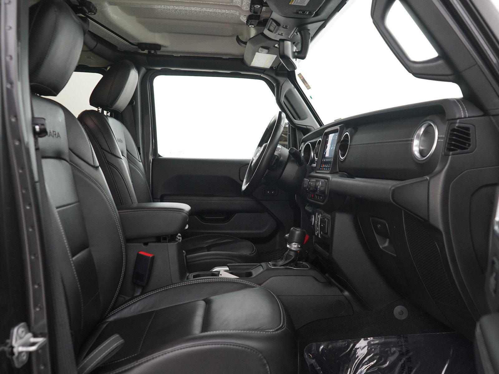 Used 2020 Jeep Wrangler Unlimited Sahara AWD/4WD image 12