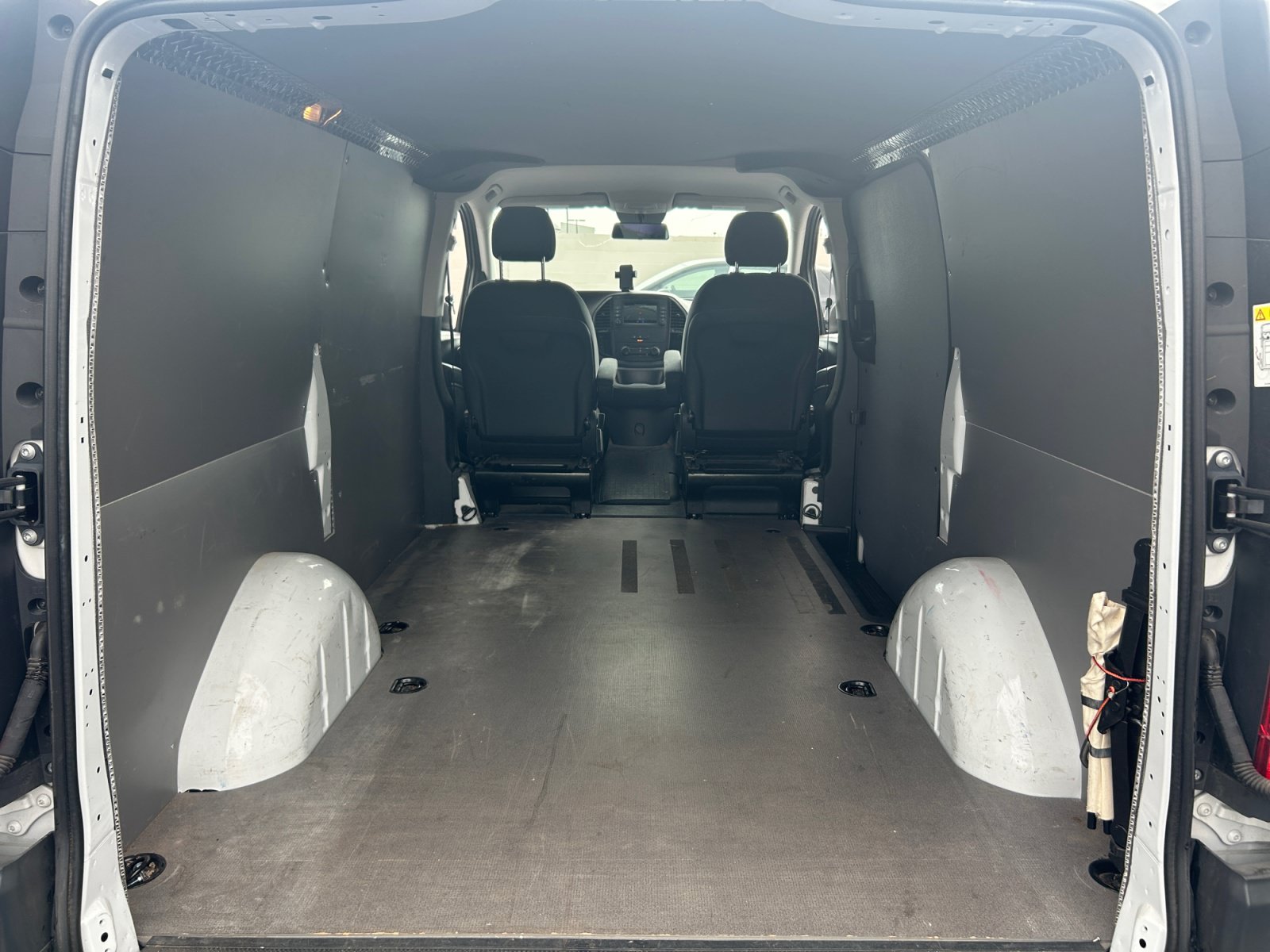 Used 2021 Mercedes-Benz Metris image 28