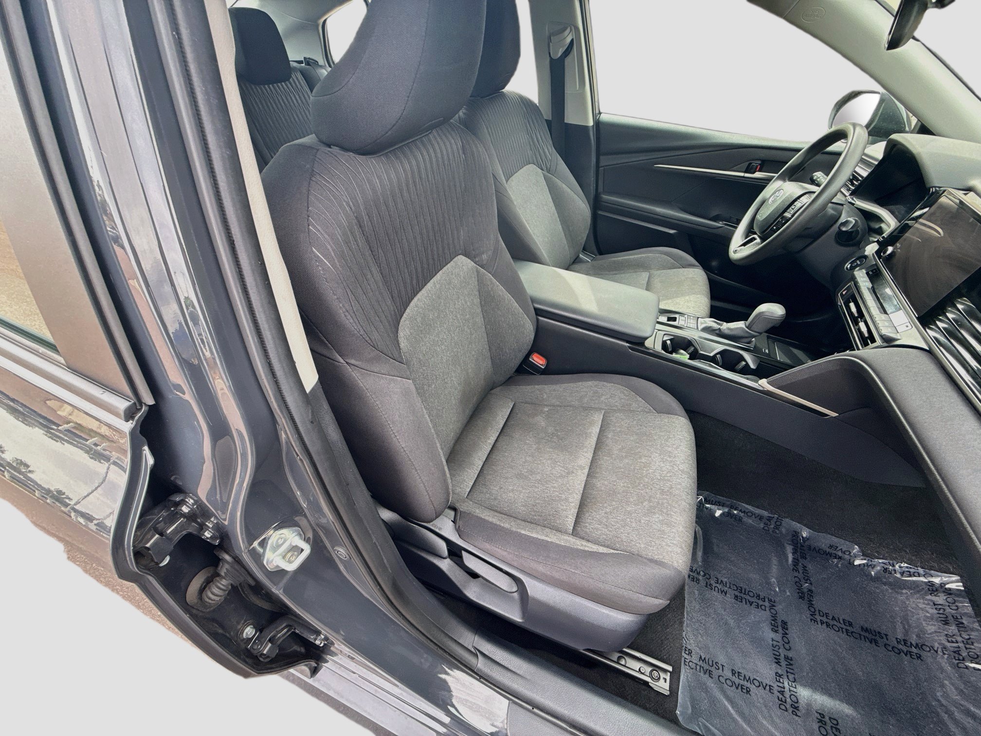 Used 2025 Toyota Camry LE FWD image 32