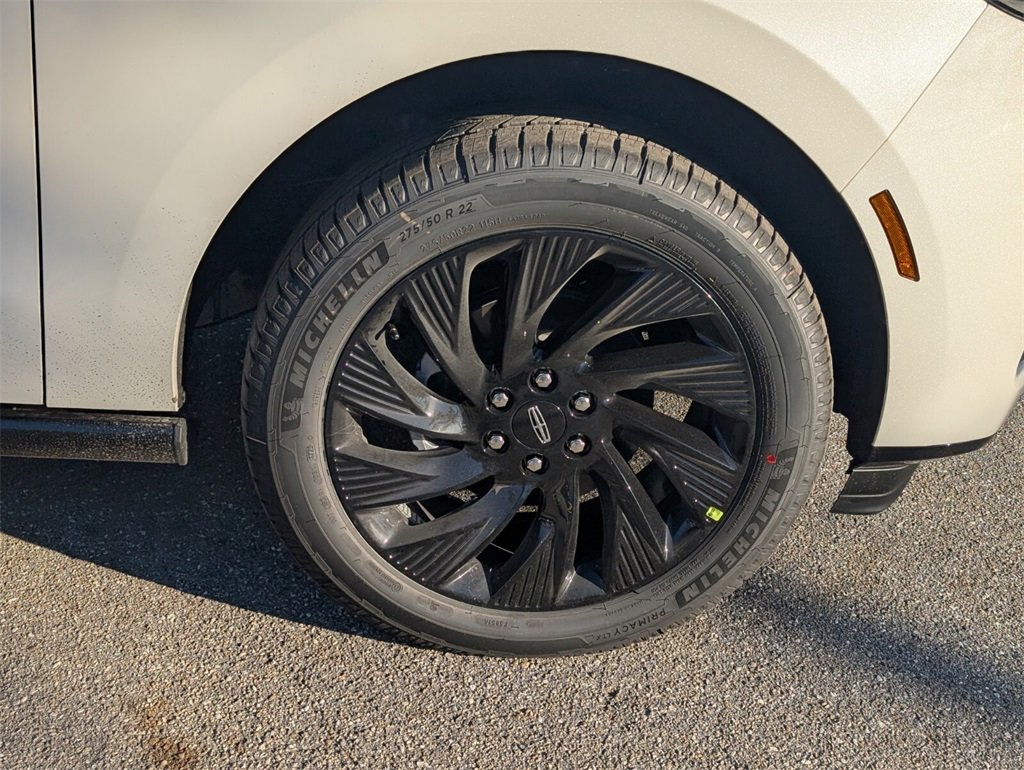 New 2026 Lincoln Navigator L Reserve image 9