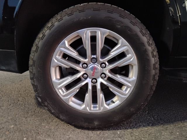 Used 2022 GMC Yukon SLT w/ SLT Luxury Package image 16