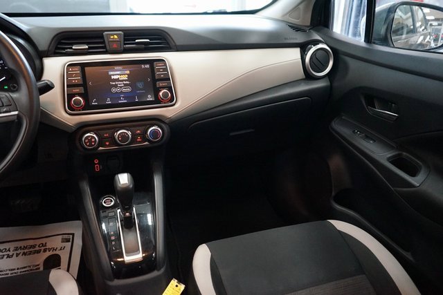 Used 2021 Nissan Versa SV image 10