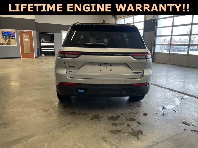 Used 2024 Jeep Grand Cherokee Trailhawk image 7