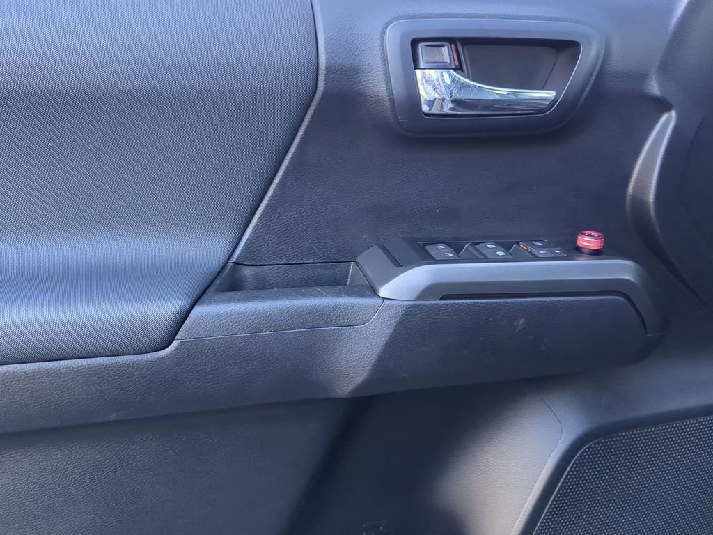 Used 2020 Toyota Tacoma TRD Off-Road w/ TRD Premium Off Road Package image 14