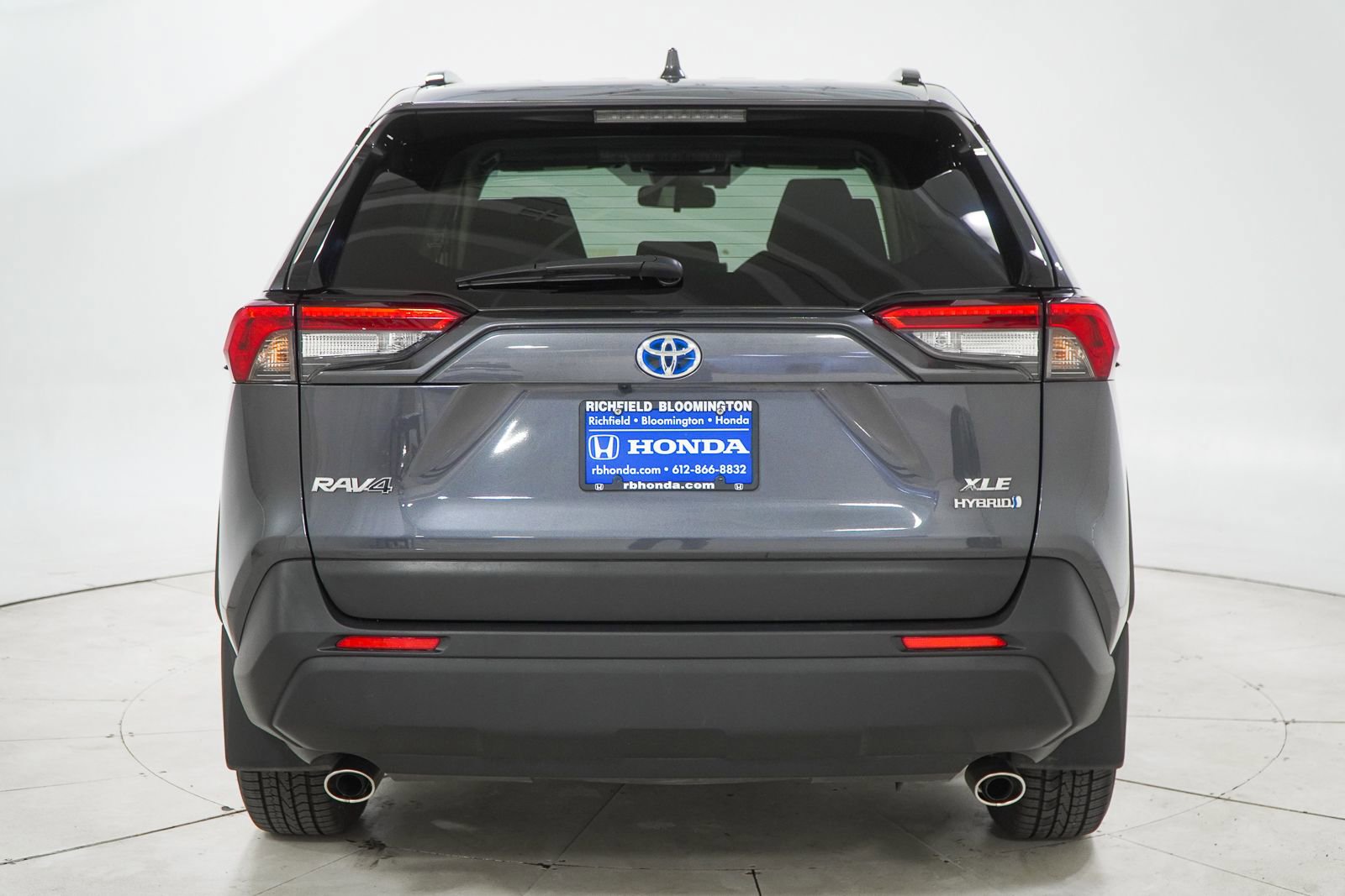 Used 2020 Toyota RAV4 XLE w/ Convenience Package AWD/4WD image 9