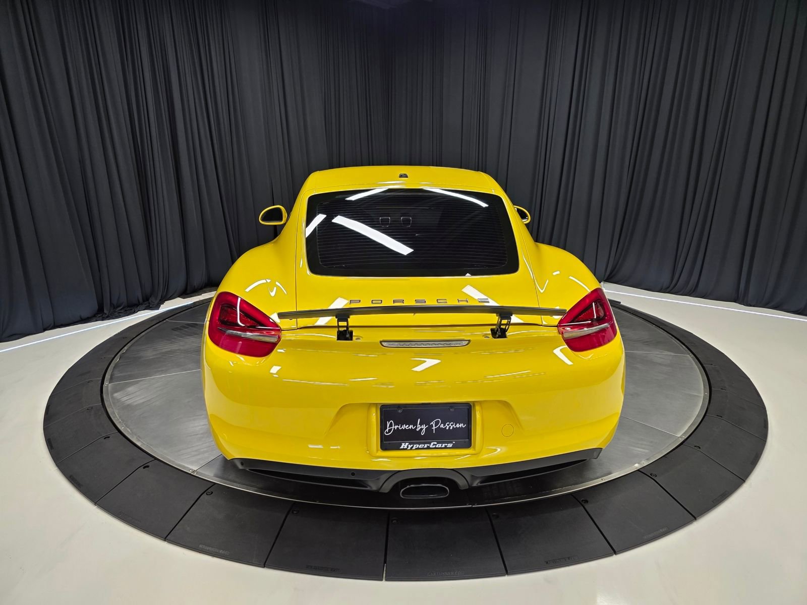 Used 2015 Porsche Cayman image 12