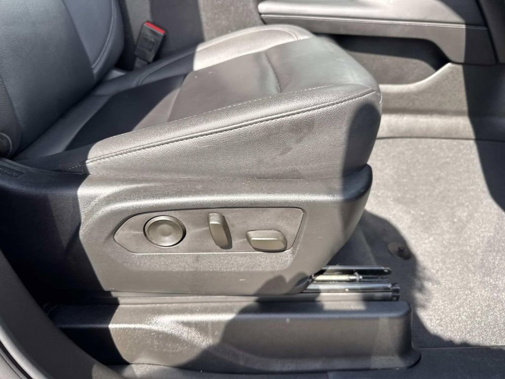 Used 2024 Chevrolet Tahoe LT RWD image 12