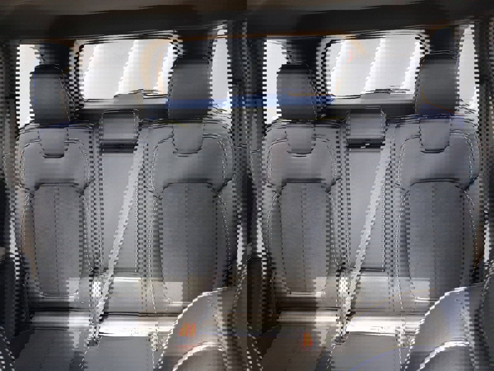 New 2025 Jeep Grand Cherokee Altitude image 14