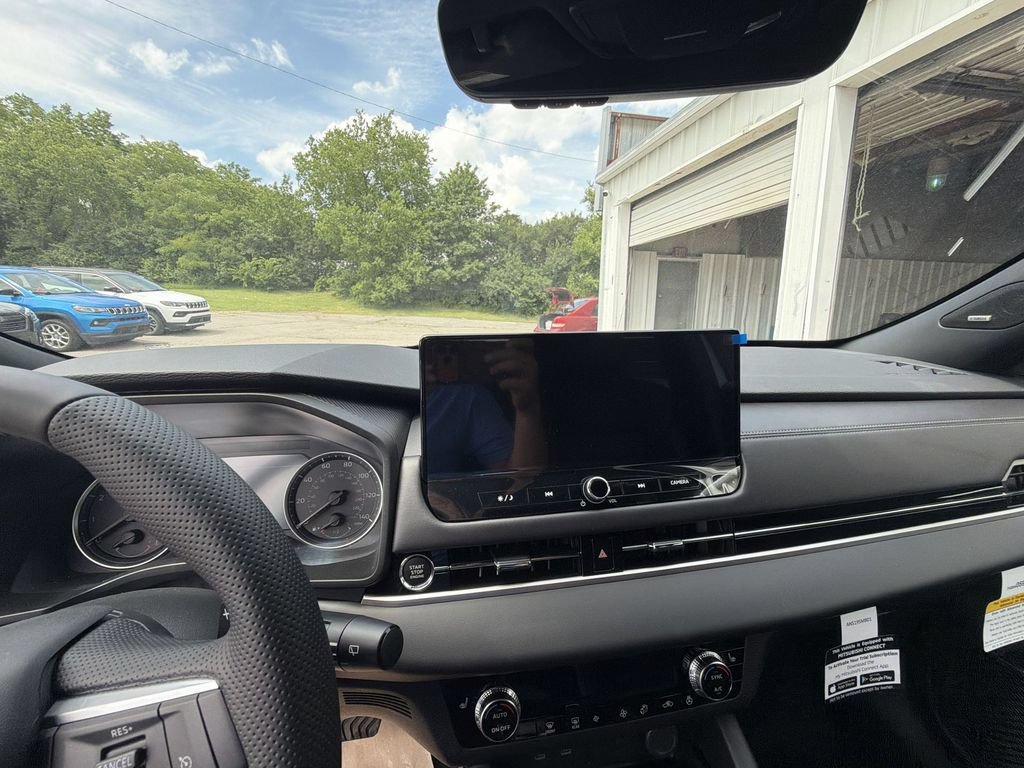New 2026 Mitsubishi Outlander LE FWD image 17
