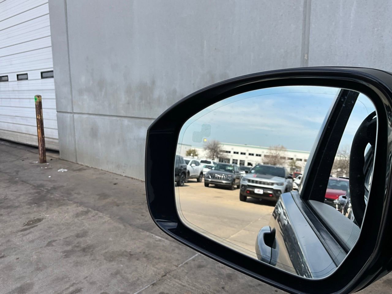 Used 2022 Land Rover Discovery S R-Dynamic image 21